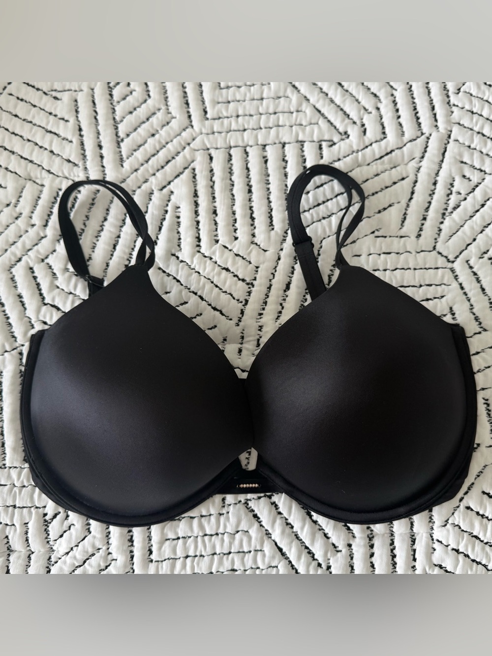 Victoria's Secret Black Smooth T-Shirt Bra